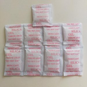 Hạt chống ẩm Silica gel, Clay